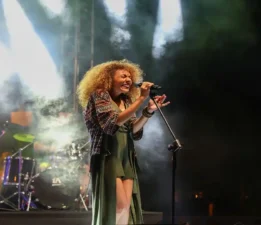 “Adalar’da Caz” Elif Çağlar Jazz & Groove’un Açılış Konseriyle Başladı!