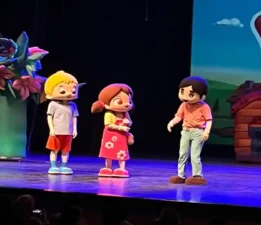 Niloya, Azerbaycanlı Minik Dostlarıyla Buluştu