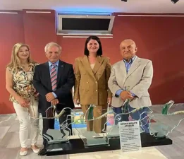 Cam sanayicisi, sanatçı Mehmet Koç’tan Lozan Sergisi