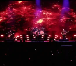 mor ve ötesi’nden Küçükçiftlik Park’ta Unutulmaz Bir Gece!