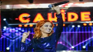 Ünlü sanatçı Yıldız Tilbe, önceki akşam Cahide Palazzo‘da sahne alarak