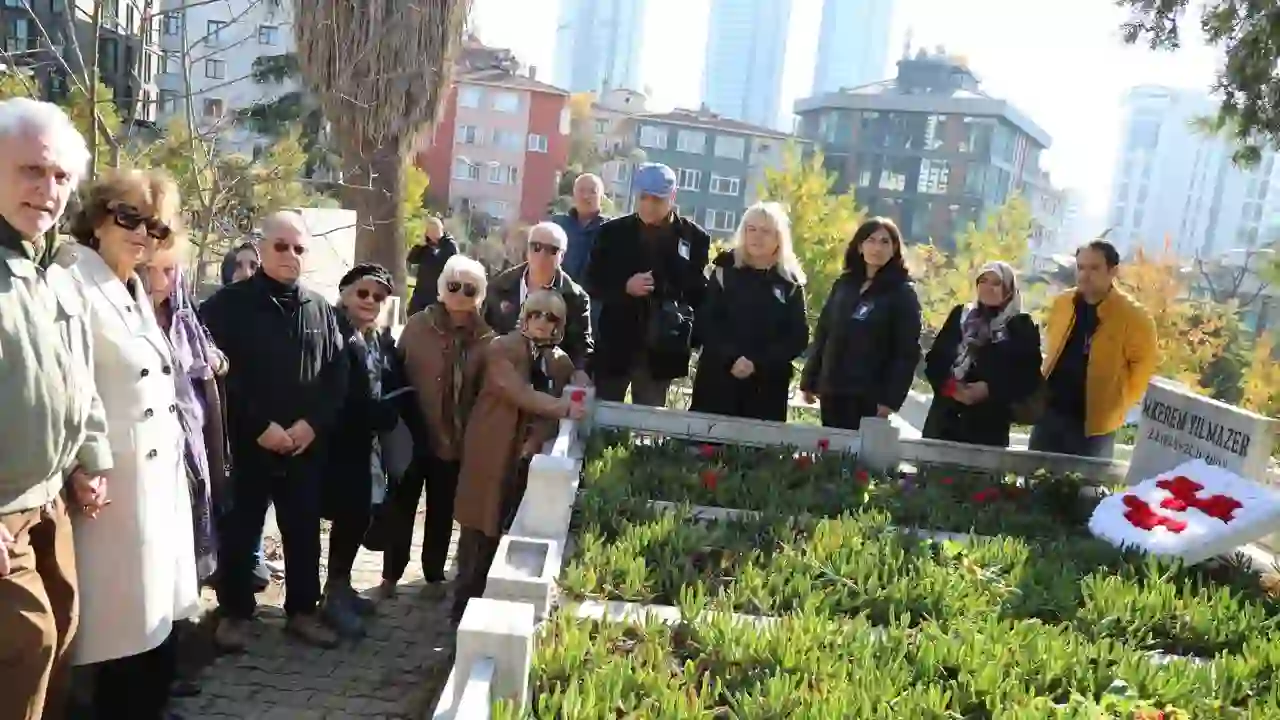Usta Sanatçı Kerem Yılmazer Mezarı Başında Anıldı