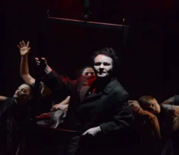 Medea Material Üsküdar Tekel Sahnesinde İlk Kez Seyirci ile Buluşuyor