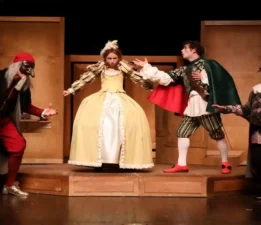 “İki Efendinin Uşağı” Oyunu Büyükçekmece’de!