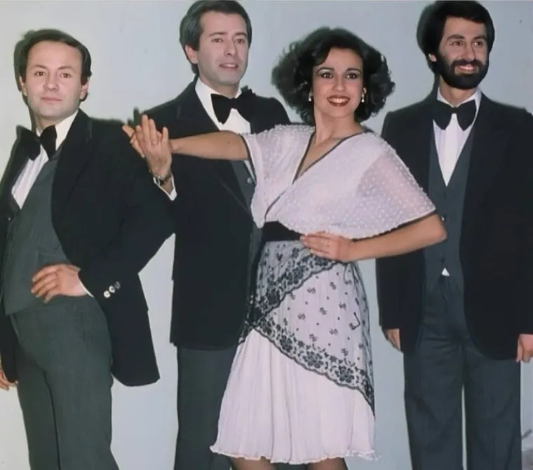 Modern Folk Üçlüsü-Ayşegül Aldinç (1)