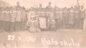 İki acı haber ard arda geldi. Doksan sekiz yaşında Öğretmen