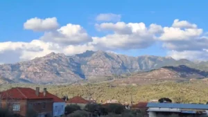 Geçenlerde sosyal medya hesabımda iki resim ve şu notu/ricayı paylaştım: