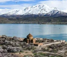 Akdamar Adası’ndan kartpostallık görüntüler