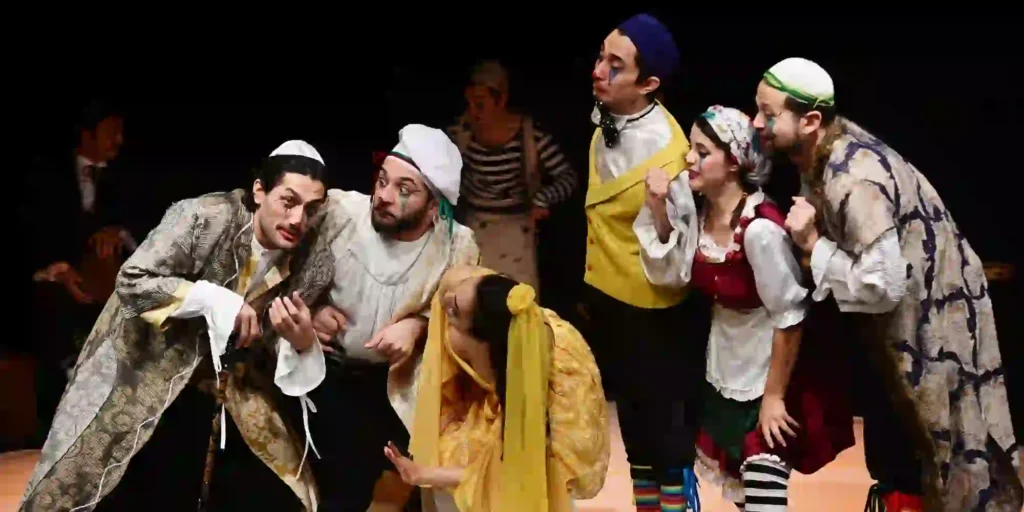 İKİ EFENDİNİN UŞAĞI ALATURKA