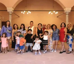Minik Ressam Deren Aral’ın İlk Kişisel Sergisi Açıldı