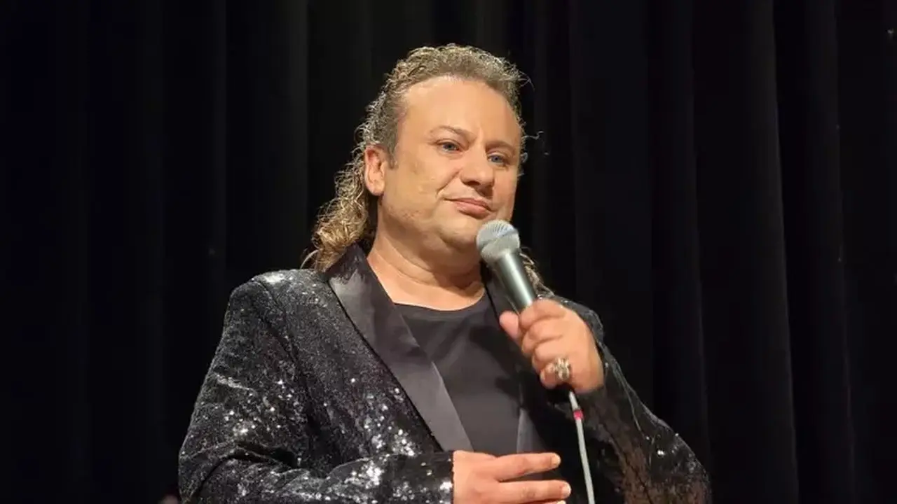 Onur Akay’dan iyi haber var! Magazin dünyasının sevilen ismi, “felaket tellalı” lakaplı ünlü ses sanatçısı