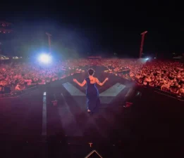 Emre Fel ve Melike Şahin belirleyen İstanbul Festivali’nsw sahne aldı