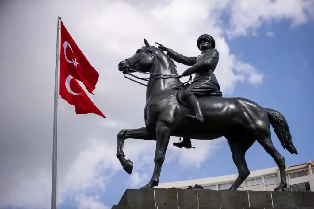 İzmir’de Cumhuriyet Bayramı kutlandı