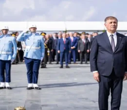 İzmir’de Cumhuriyet Bayramı kutlandı