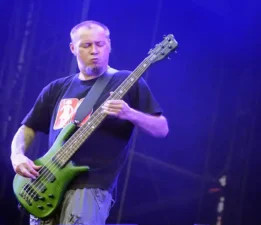 Limp Bizkit’in bas gitaristi Sam Rivers yaşamını yitirdi