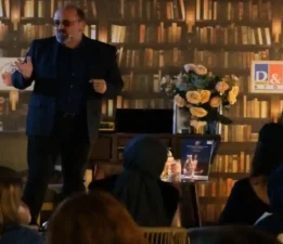 Gece Yarısı Kütüphanesi’nin ilk konuğu Sinan Canan!