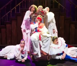 Bursa Şehir Tiyatrosu Kısa Süren Saltanat’ı Kağıthane’de sahneliyor