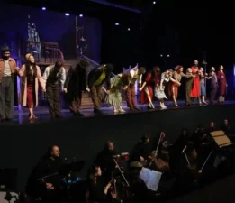 “Fosforlu Cevriye” Büyükçekmece’de İzleyiciyle Buluştu