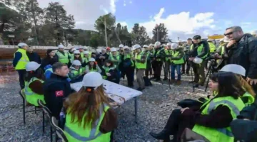 Bekleyen altyapı kredileri İzmir’in canını yakıyor