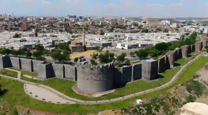 Her burcu sanat şaheseri Diyarbakır