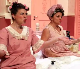 İstanbul Büyükşehir Belediyesi Şehir Tiyatroları Yatak Odası Komedisi’yle Bahçelievler’de!