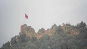 Bayrağımızı indiren indirilir. Korgeneral Hasan Kundakçı Çocukluğumdan beri düşünürdüm: Neden