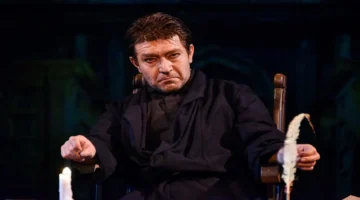 Ankara Devlet Tiyatrosu Yapımı “Faust” Yeniden AKM Sahnesinde!..