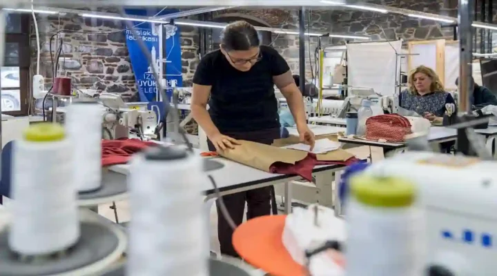 İzmir’in yeni başlangıçlara açılan kapısı: Meslek Fabrikası