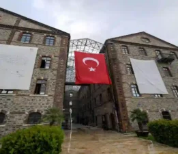 Meslek Fabrikası’na Ata’nın imzaladığı belgenin görselleri asıldı