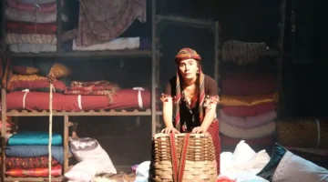 Özge Arslan Nokta oyununu Mayıs’ta İstanbul’da yeniden sergiliyor !