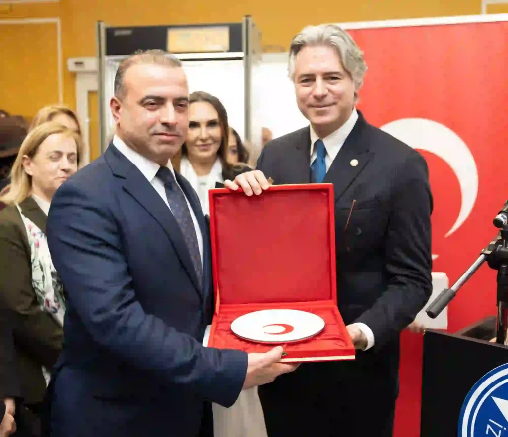 Türkiye Yüzyılı Kadınları Mikro Art Resim Sergisi02