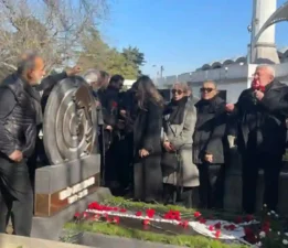 Edip Akbayram mezarı başında anıldı
