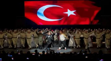 Sahnede Çanakkale ruhu: Uyan Memet