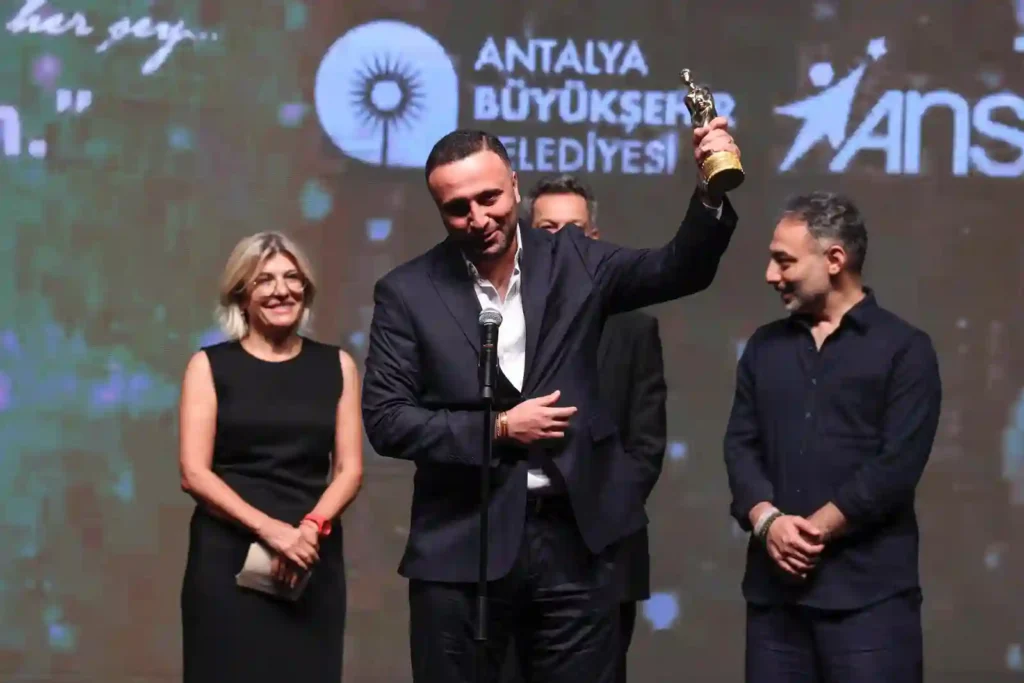 Roman Gibi'nin festival yolculuğunu sürdürüyor