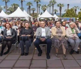 İzmir Kitap Fuarı’nda Ortaylı’nın ailesi okurlarla bir araya geldi