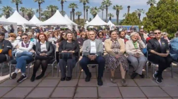 İzmir Kitap Fuarı’nda Ortaylı’nın ailesi okurlarla bir araya geldi