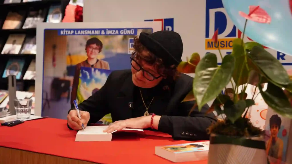 Yasemin Minguzzi (9)