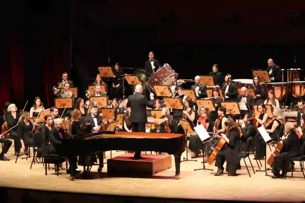 CRR Senfoni Orkestrasi (1)