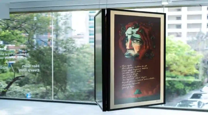 Onur Erler’in “İç Kimse” Sergisi Decollage Art