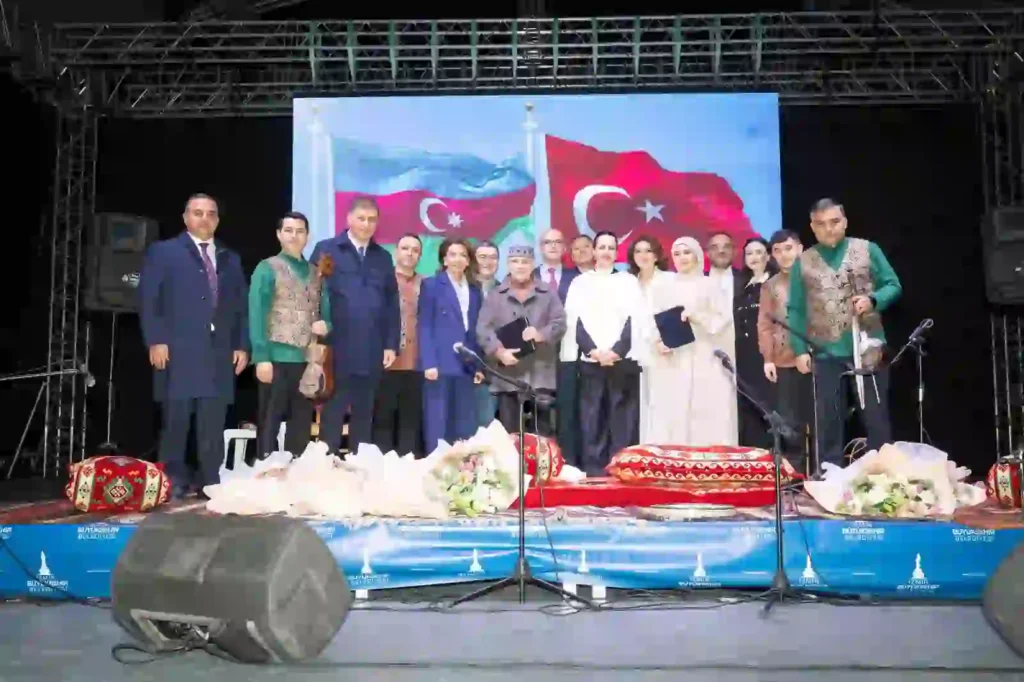 İzmir ile Bakü’nün 40 yıllık kardeşliği kutlandı03