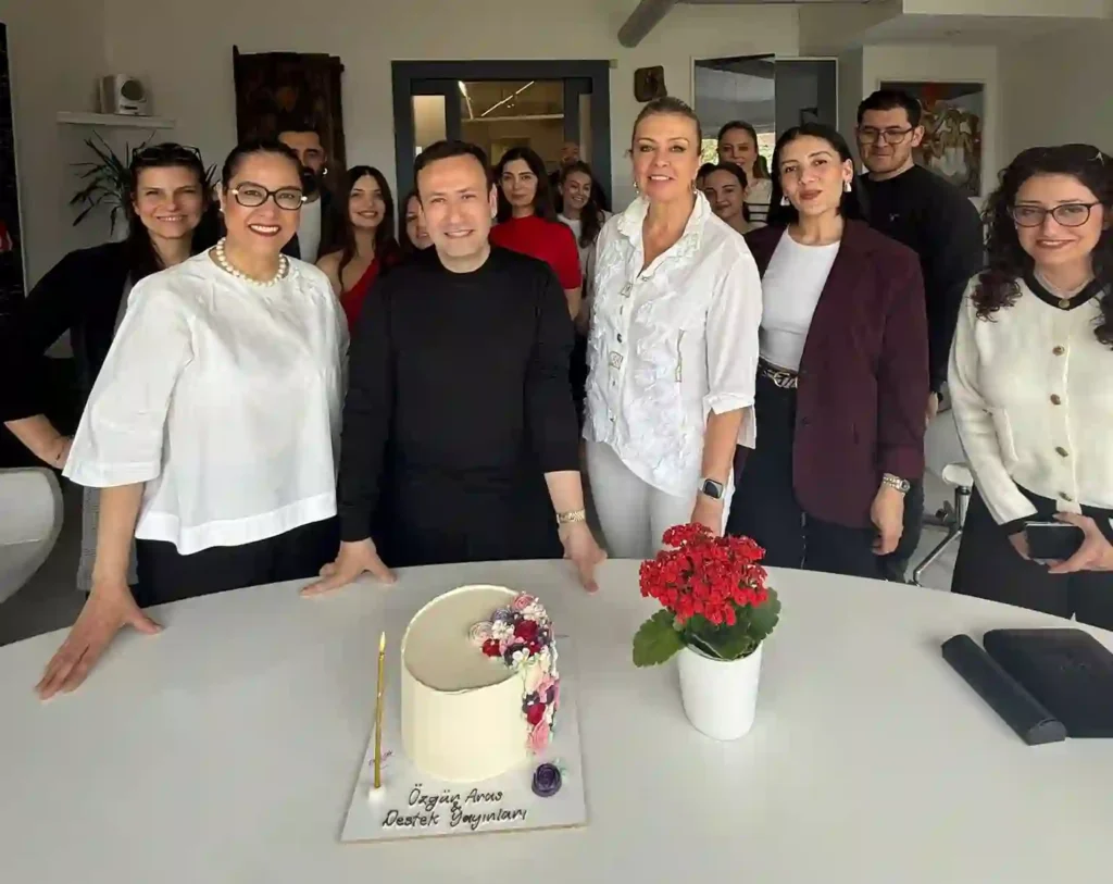 Özgür Aras ve Destek Yayınları El Sıkıştı Yeni Kitap Haziran’da02