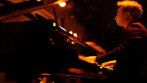 Sahne sanatlarını binlerce mumun büyüleyici parıltısıyla buluşturan Candela Concert, ‘Exclusive’
