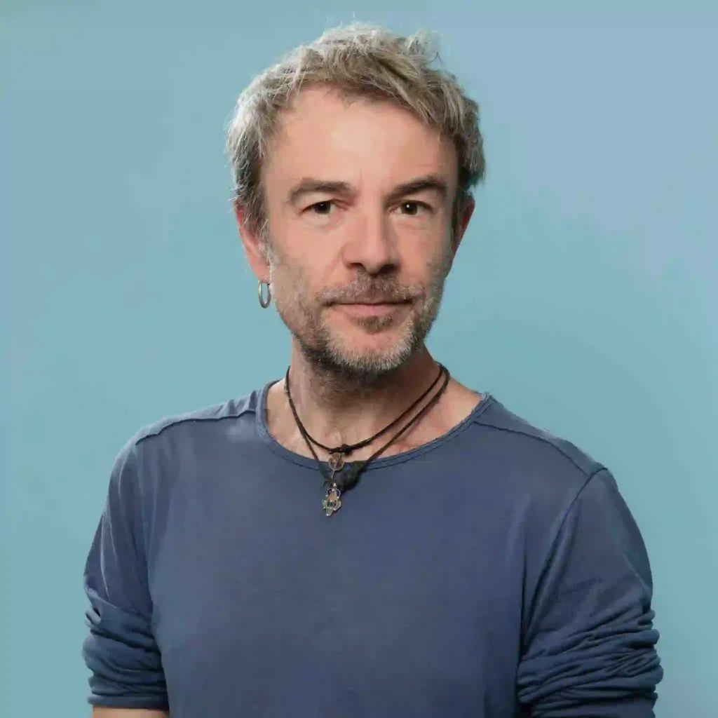 11-06-Fabrice-Caro-©F.Mantovani-Editions-GALLIMARD-2048x2048
