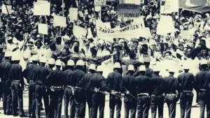 Yirmi yedi Mayıs Bin dokuz yüz altmış Devrim sonrasında Yapılan