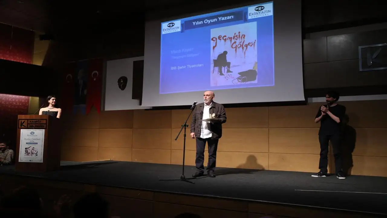 12. Ekin Yazın Dostları Tiyatro Ödülleri’nde Şehir Tiyatroları’na 3 Ödül