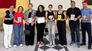 Lüleburgaz Lisesi’nde Kariyer Günleri kapsamında öğrencilerle buluşan eğitimci yazar İnci