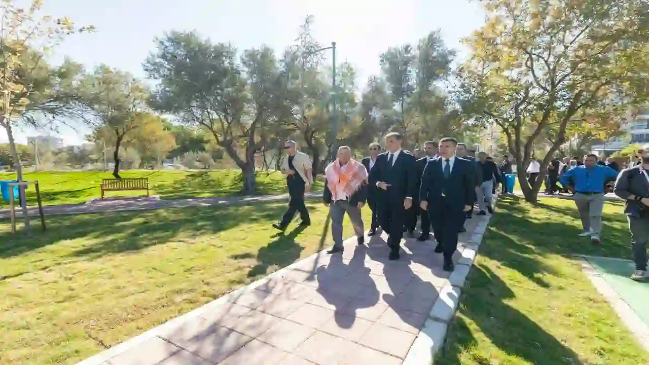 Buca Halk Parkı kapılarını açtı
