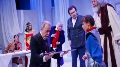 İstanbul Devlet Tiyatrosu, Ali Atilla Şendil'in yönettiği ve Özgür Özdural'ın
