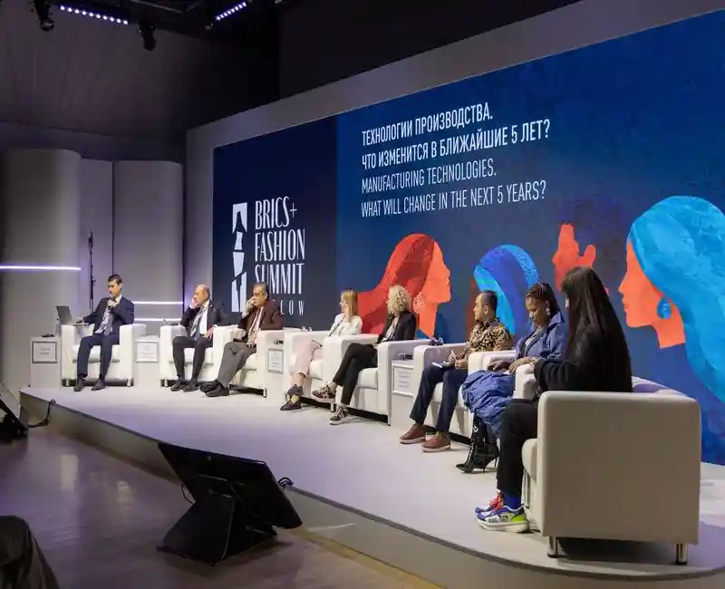 Moskova’da düzenlenen BRICS+ Moda Zirvesi, 60’tan fazla ülkeden sektör temsilcilerini