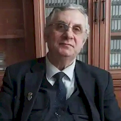 İzzettin Özgibar yazar fotoğrafı